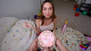 Brooke Tilli gets a piece of cake