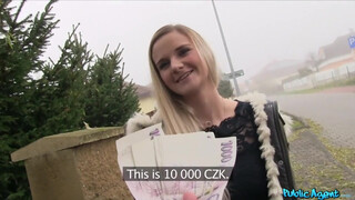Kertvárosi tini csaj pénzért dugható