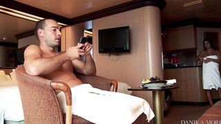 Danika Mori a hotelban baszik