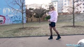 20 éves hatalmas kannás lakótelepi világos szőke tini pénzért baszik