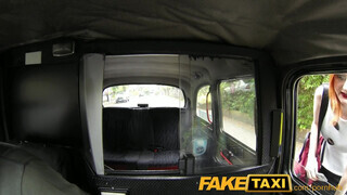 FakeTaxi izgató vörös lány extra kannákkal