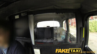 FakeTaxi amerikai dollárral nem tudsz fizetni sajnos ...