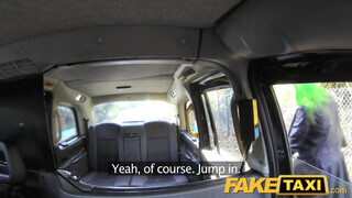 Fake Taxi zöld hajú lány segge kúrható