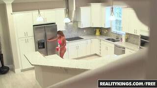 Reality Kings - a latinos latin Bianka méretes segge meghágva