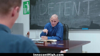 InnocentHigh - Izzy Bell a tanár előtt szexel