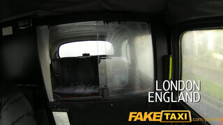 FakeTaxi - nagy kannás debella lány a taxiban
