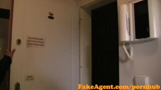 FakeAgent - bárban felszedett csajszi castingon