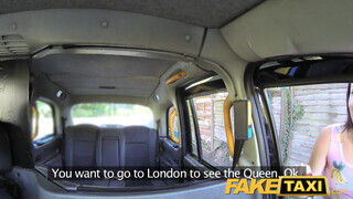 FakeTaxi - Brazil csaj kúrel a taxissal