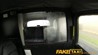 FakeTaxi - Világos Szőke hatalmas seggű csajszi megrakva