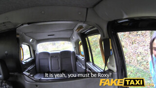 Fake Taxi - Roxxy Lea a méretes csöcsű kolumbiai csaj