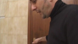 Olasz házastárs a fürdőben kúr