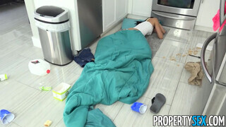 PropertySex - Alexis Tae a konyhában dug