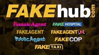Public Agent - Lara Fox pénzért baszható