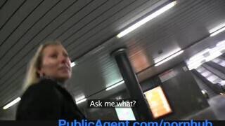PublicAgent - szep kannás csajszika keményen megrakva