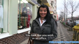 PublicAgent - bögyös csoki csajszi kint szexel a szabadban