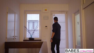 Babes - Paula Shy a méretes cickós csaj