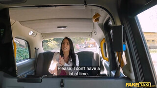 Fake Taxi - Megan Fiore a bombázó méretes csöcsű csaj