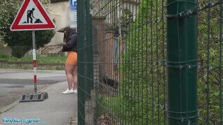 Public Agent - Csöcsös latin lány felszedve