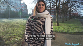 Public Agent - Lena Coxx kiborotvált pinája megkúrva