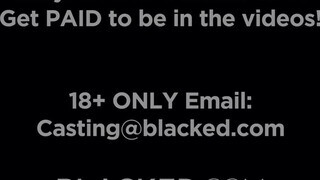 BLACKED - Lexi Lore kap egy jó méretes csoki pélót