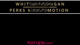 Karups - Whitney Morgan kefél a tini manussal