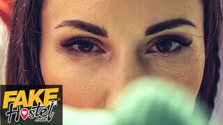 Fake Hostel HD - Lilu Moon a bombázó orosz lány