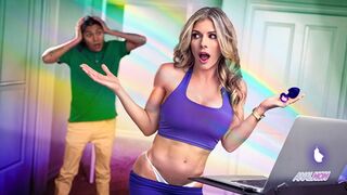 Cory Chase dögös fenekét a fiatal mostohafiú alaposan megdolgozza