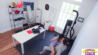 Kylie Rocket önbizalom-boostot kíván, amit kizárólag Bruce Venture hatalmas farka adhat meg - 2. évad 3. rész
