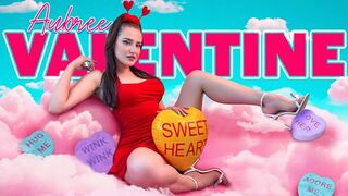 Punci a reflektorfényben: Aubree Valentine sikítva élvezi, ahogy Donnie Rock ujjaival a csúcsra kergeti