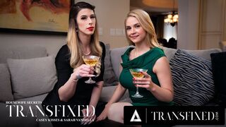 Sarah Vandella és Casey Kisses forró szexjátékai, miközben a férj dolgozik
