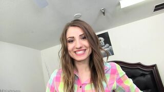 Shiloh Sharada mohón fogadja Jovan Jordan vastag, fekete farkát mélyen magába